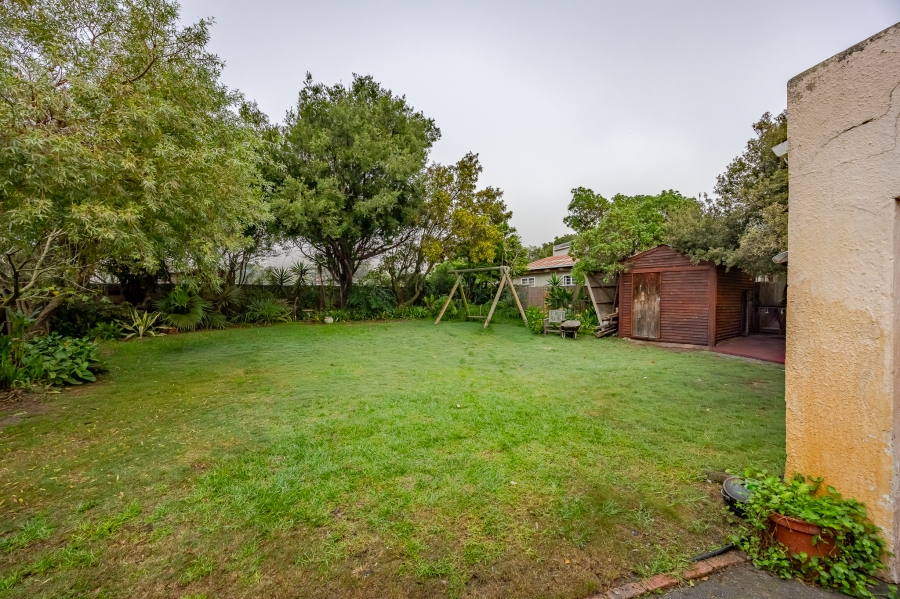 4 Bedroom Property for Sale in Lakeside Western Cape